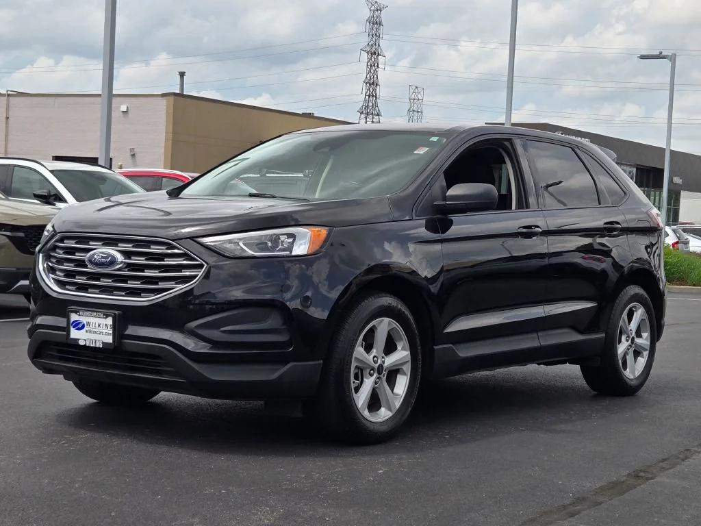 Used 2021 Black Ford SE image 1