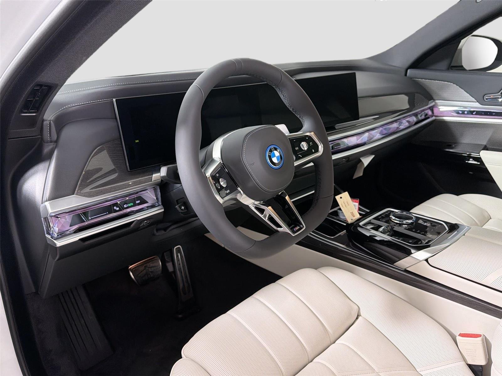 New 2026 Mineral White Metallic BMW 750e xDrive image 9