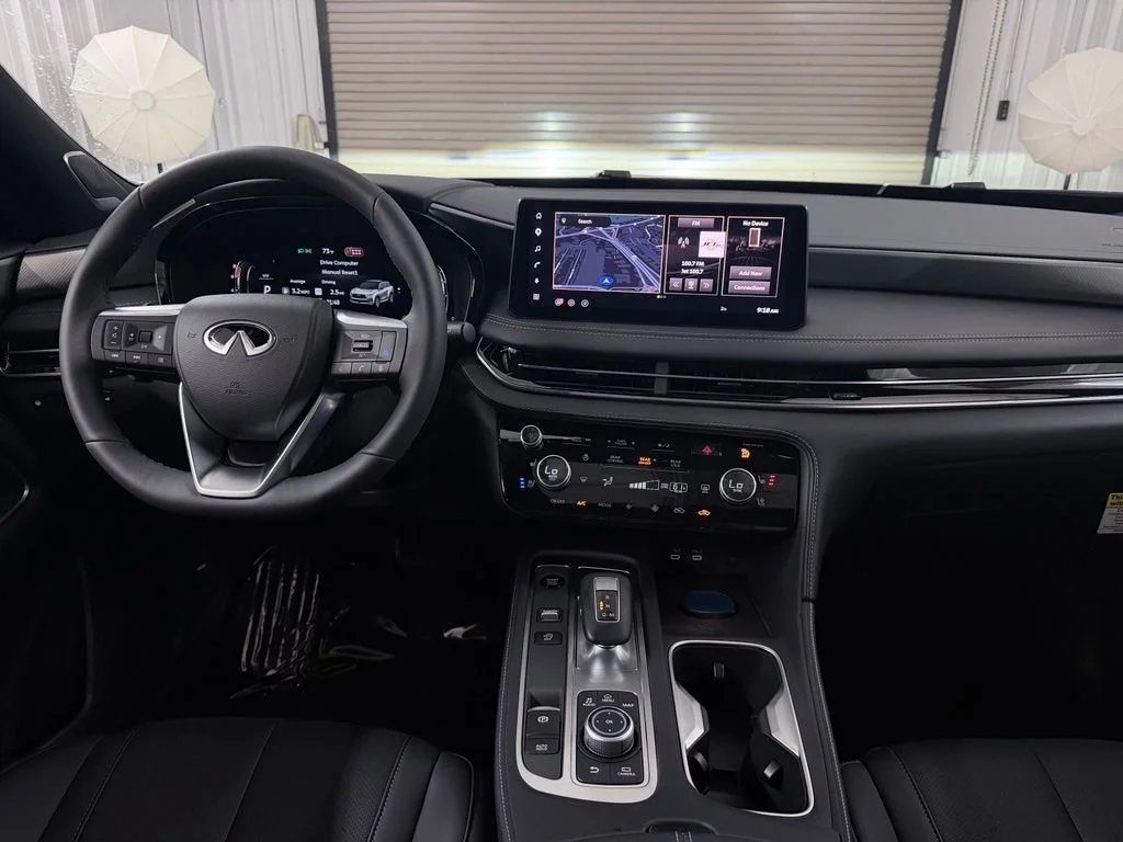 New 2027 2T RAD WHT INFINITI Sport AWD image 30