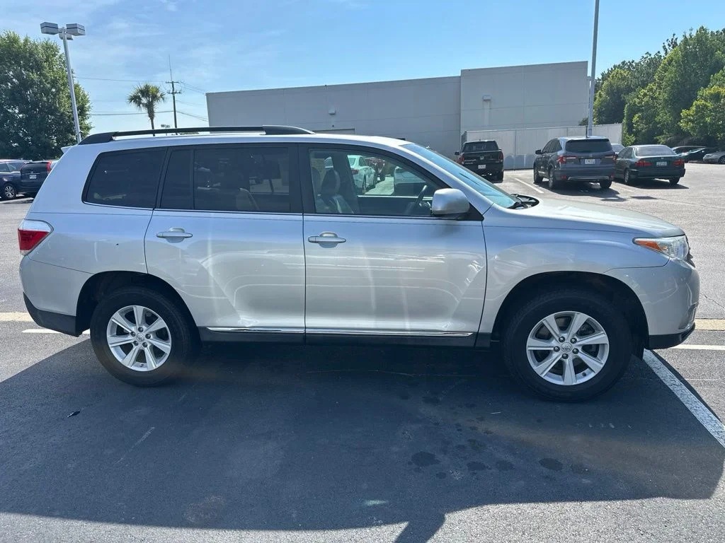 Used 2013 Toyota Highlander Plus with VIN 5TDZK3EH1DS130728 for sale in Lexington, SC