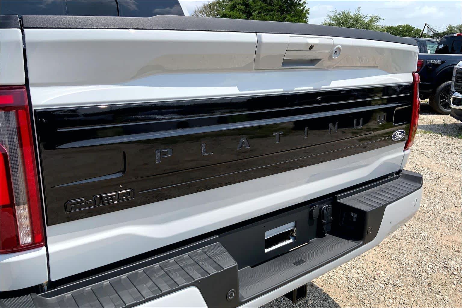 New 2026 Avalanche Ford Platinum® image 14