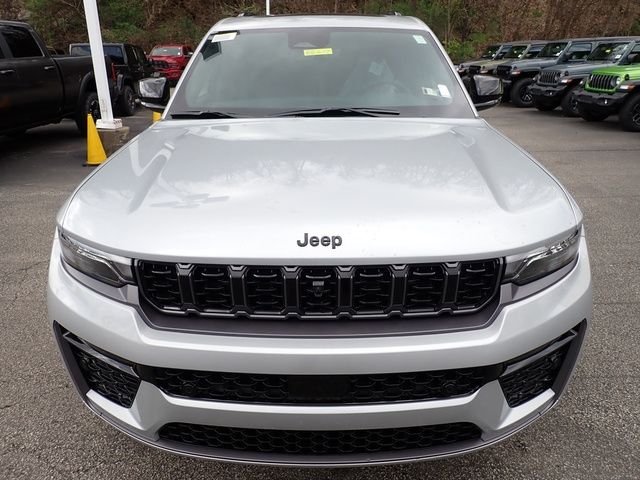 New 2026 Silver Zynith Exterior Paint Jeep Limited image 10
