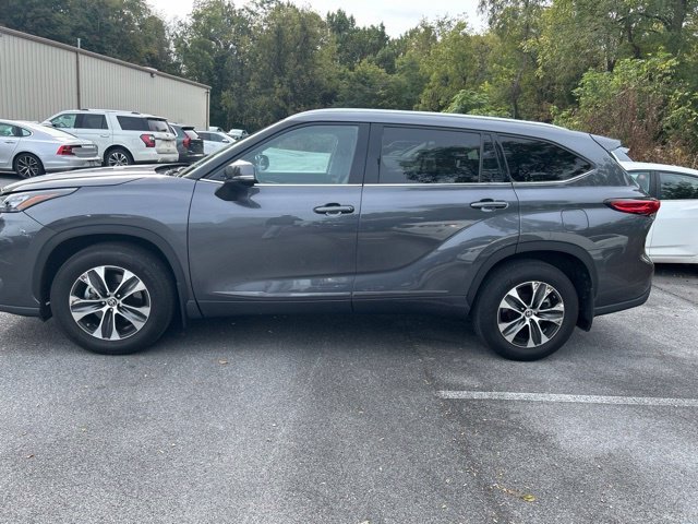 Used 2020 Gray Toyota XLE image 2