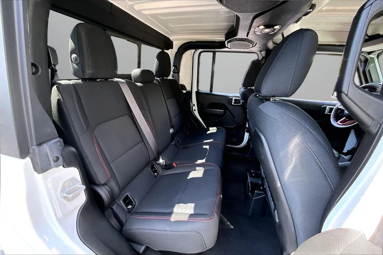Used 2021 White Jeep Rubicon image 24