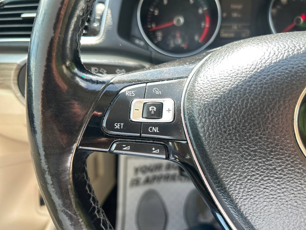 Used 2018 Black Volkswagen 2.0T SE image 24