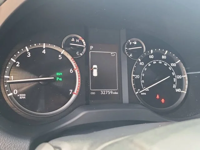 Used 2023 Gray Lexus GX 460 Premium image 28
