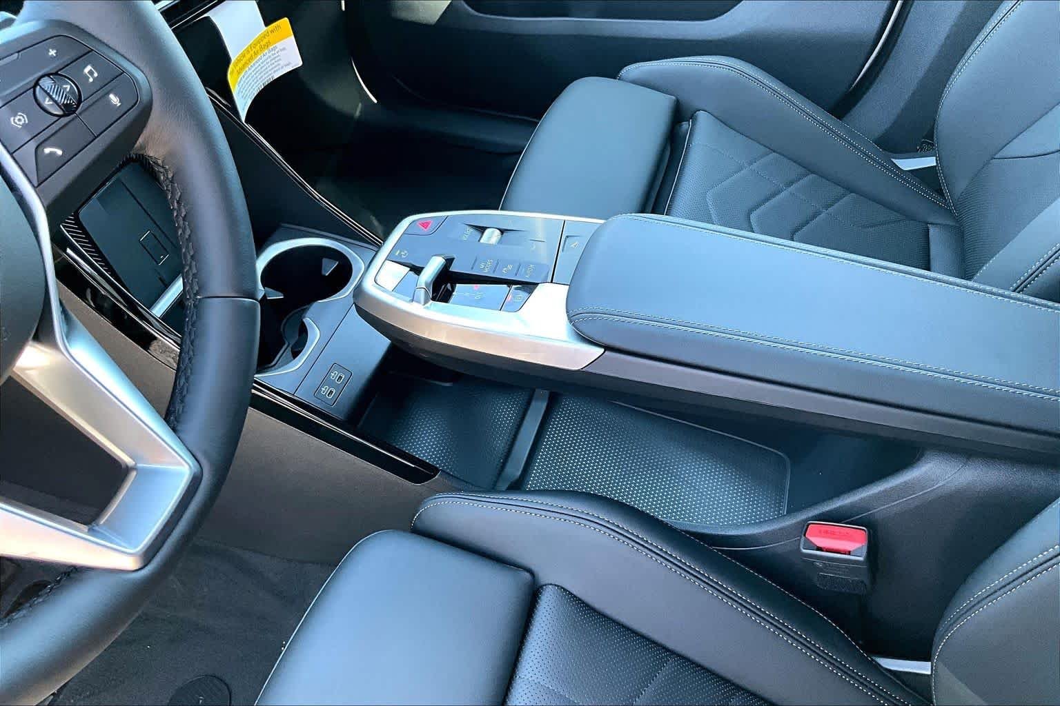 New 2026 Alpine White BMW xDrive28i image 6