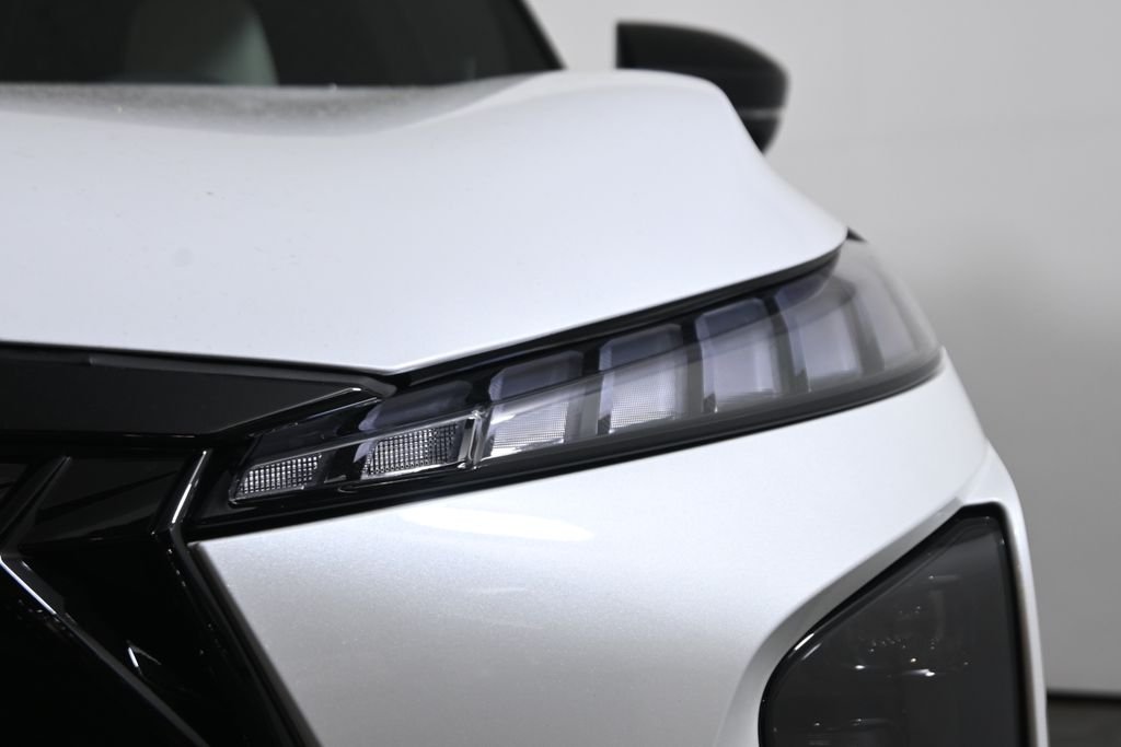 New 2027 2T RAD WHT INFINITI Sport AWD image 11