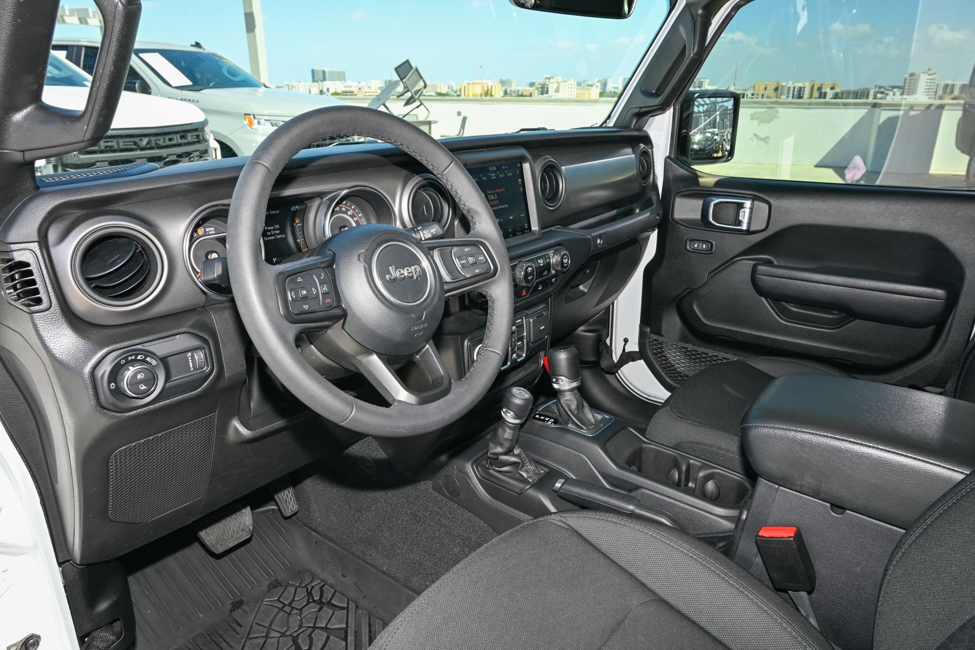 Used 2023 White/off-white Jeep Sport S image 14