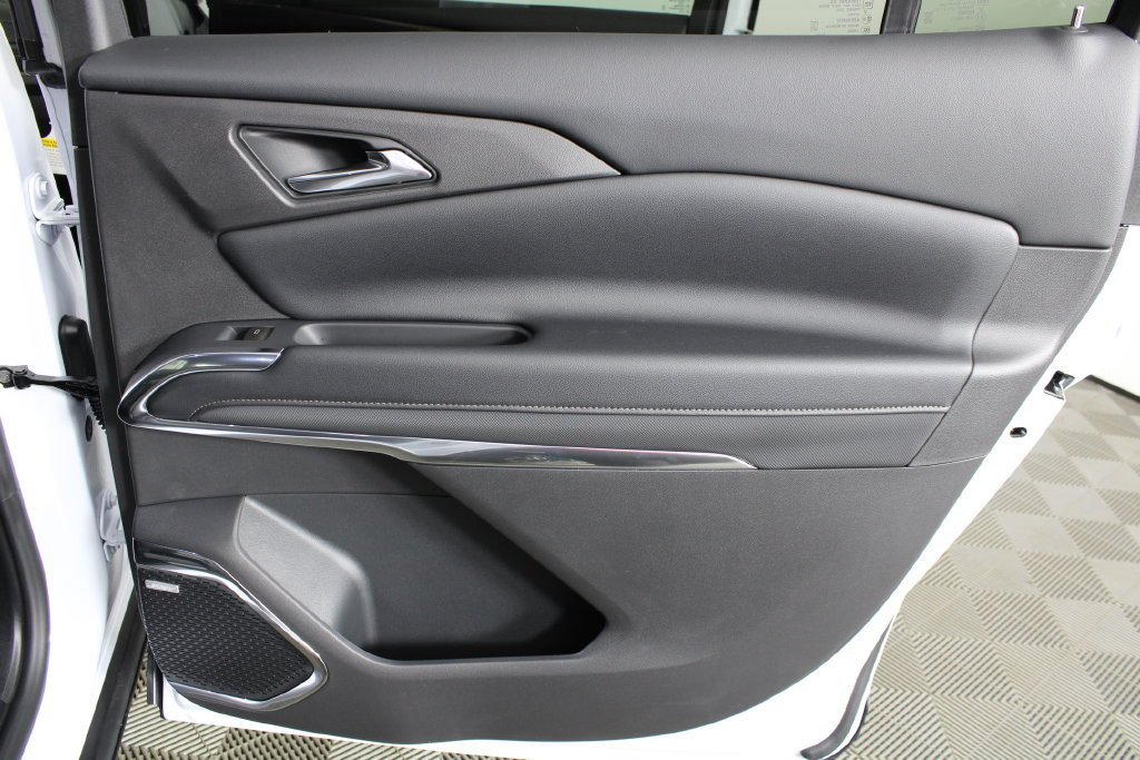 2027 Chevrolet Traverse Z71 - Photo 11