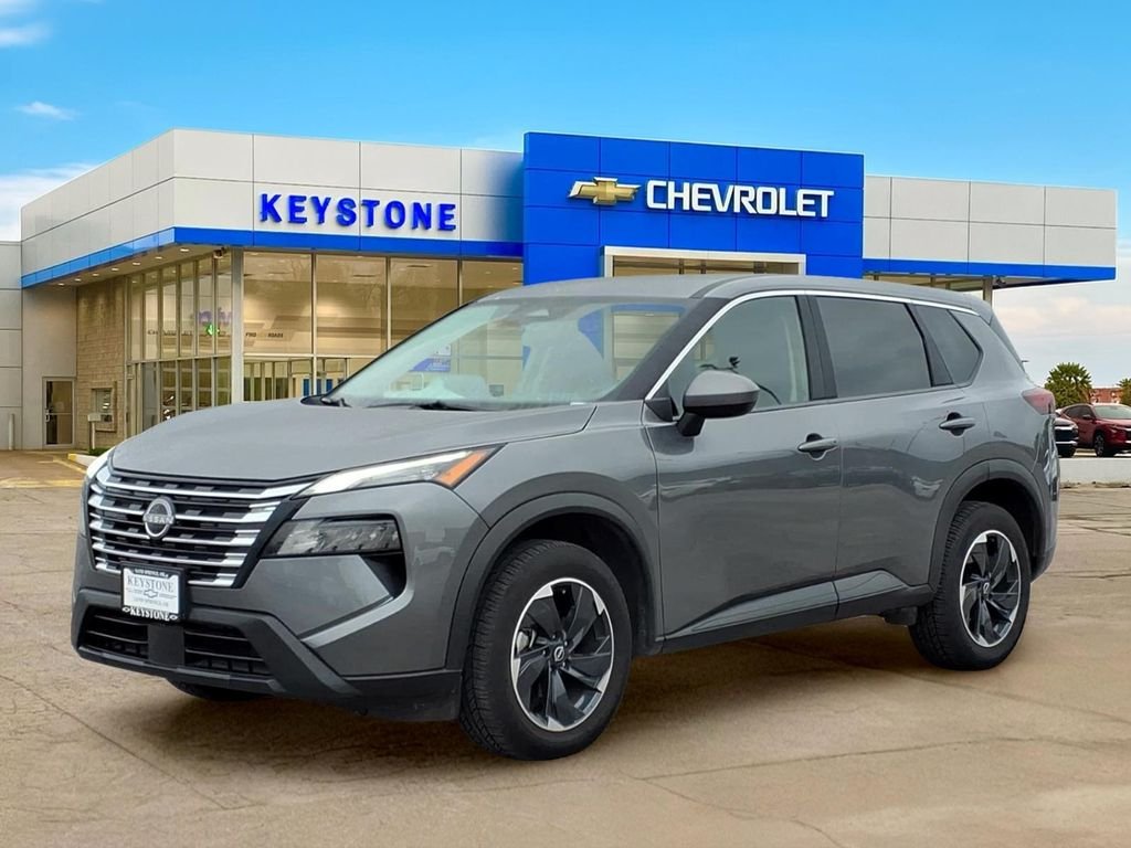 Used 2025 Gray Nissan SV FWD image 3