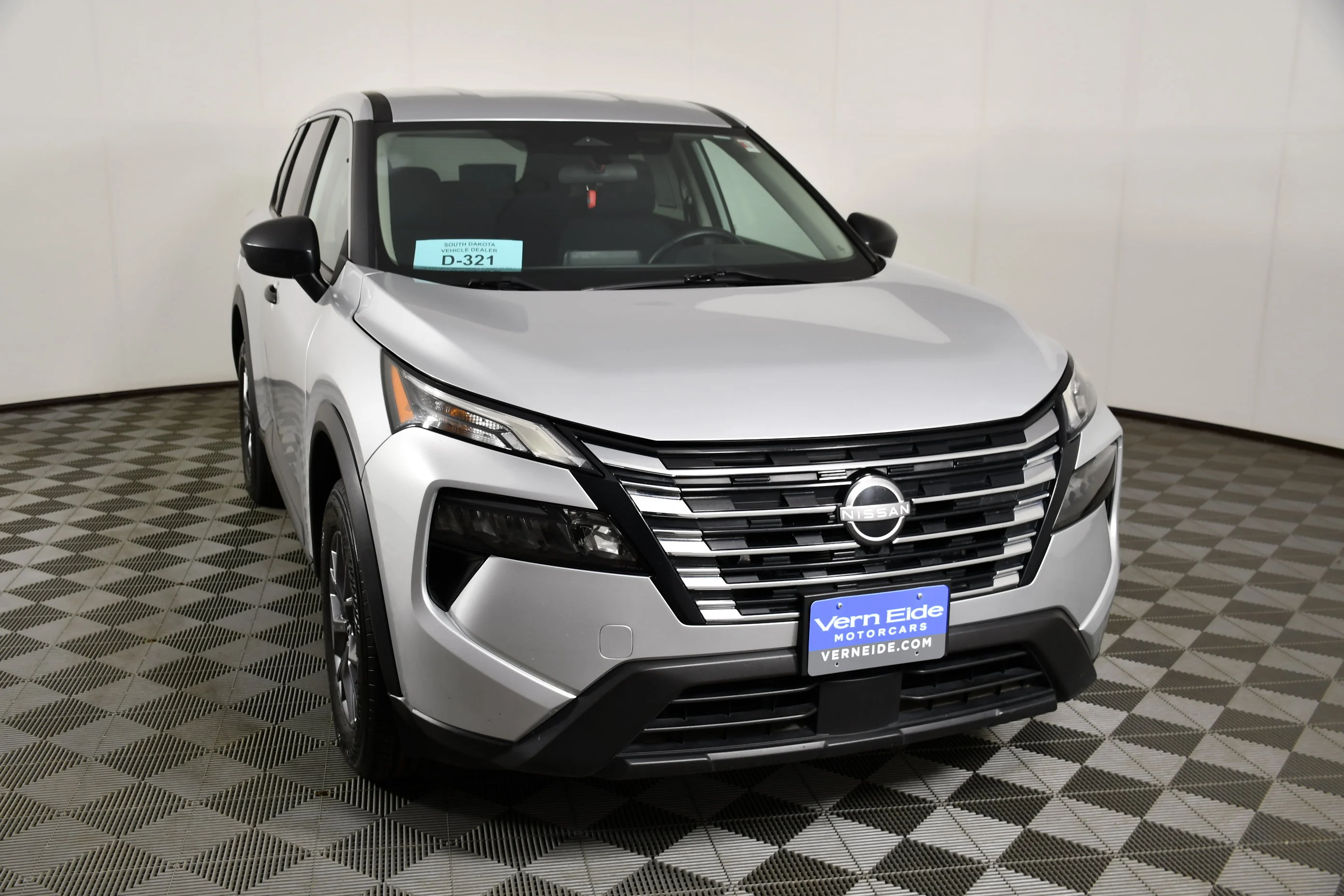 Used 2024 Brilliant Silver Metallic Nissan S image 3