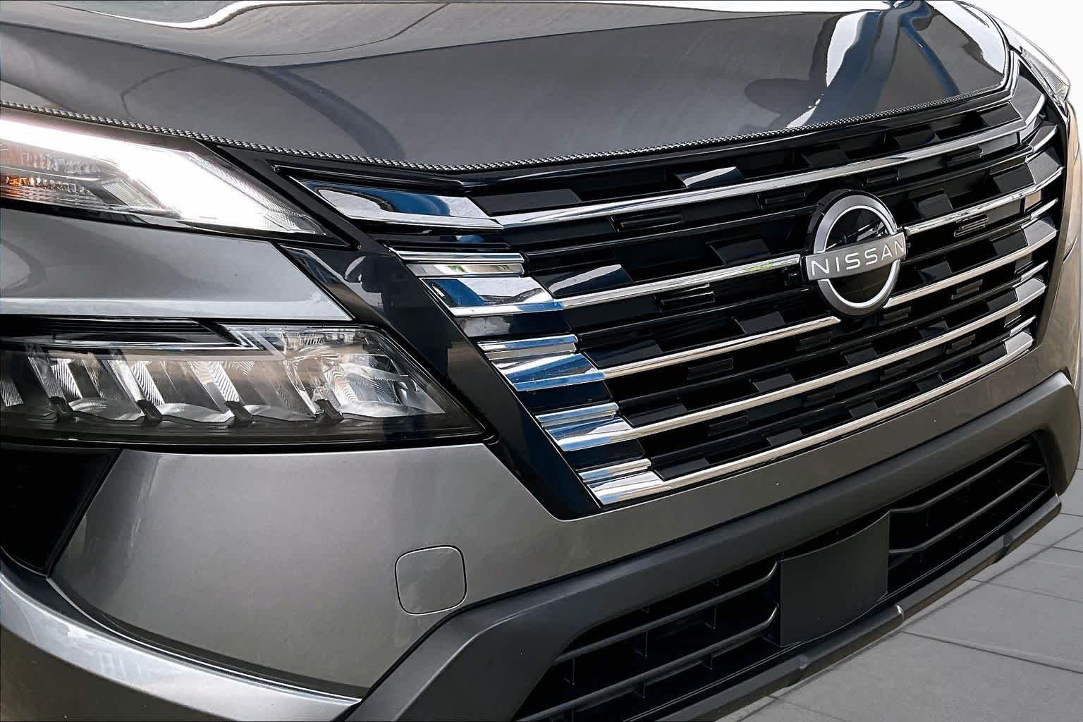 Used 2025 Gun Metallic Nissan SV image 30