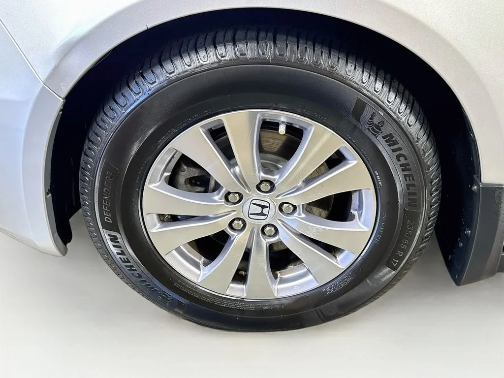 Used 2014 Silver Honda EX-L image 44