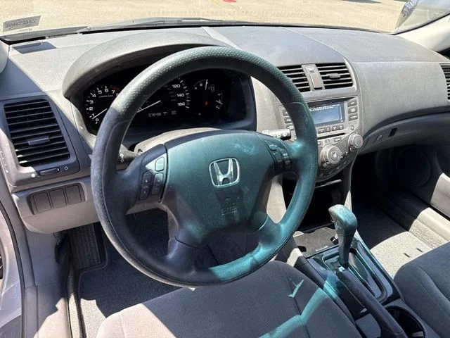 Used 2007 Silver Honda SE image 2