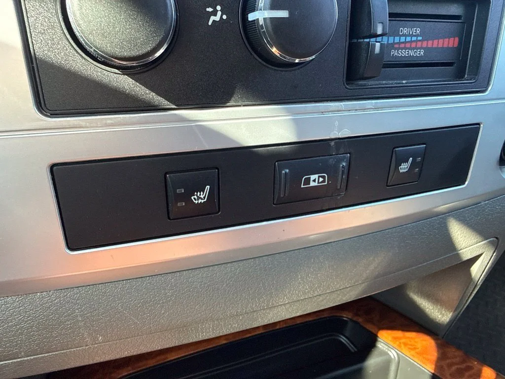 Used 2007 White Dodge Laramie image 19