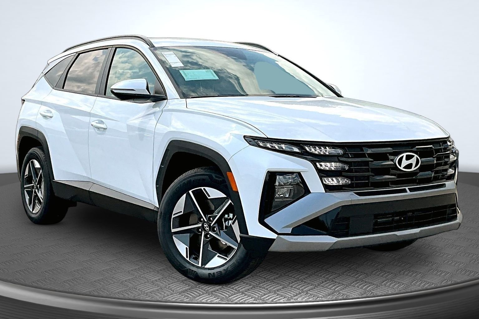 New 2026 White Hyundai SEL Convenience image 2