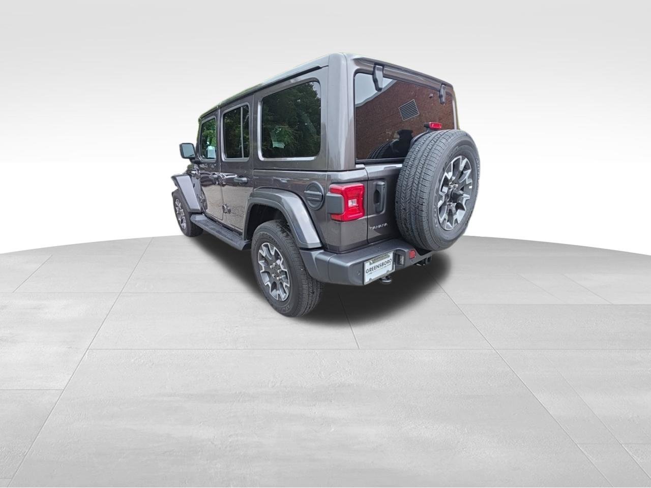 New 2026 Granite Crystal Metallic Clear-Coat Exterior Paint Jeep Sahara image 6