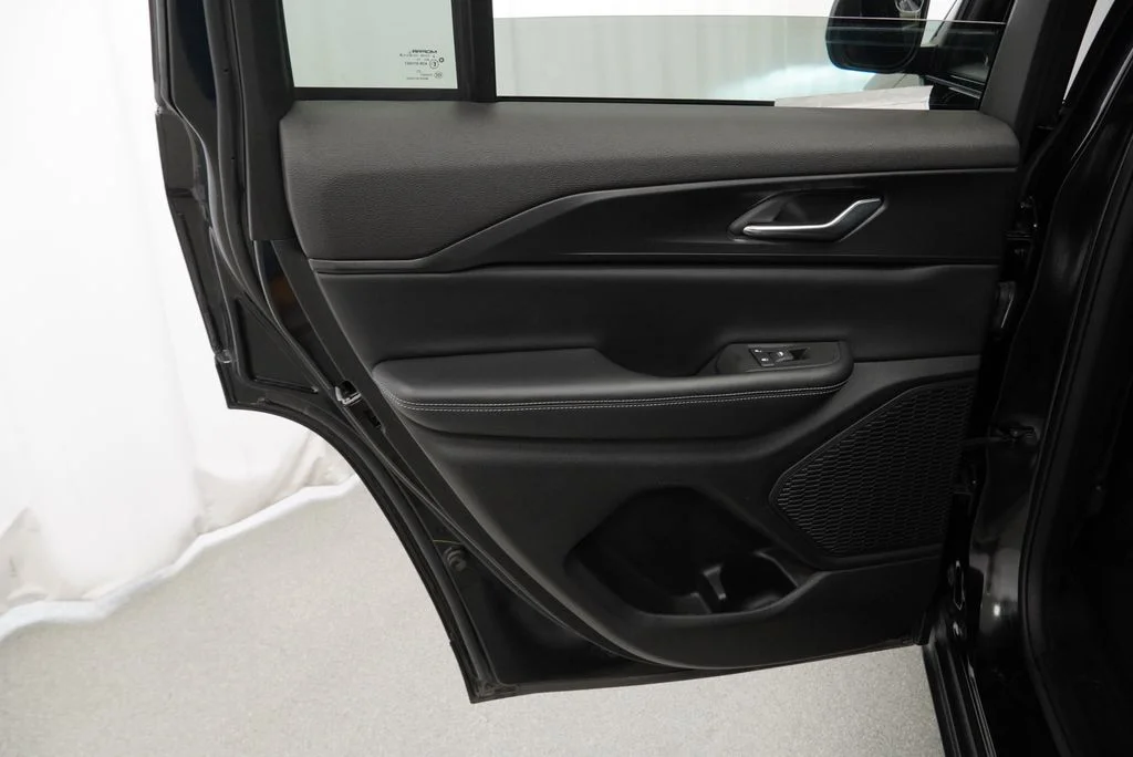 Used 2024 Black Jeep Laredo image 39