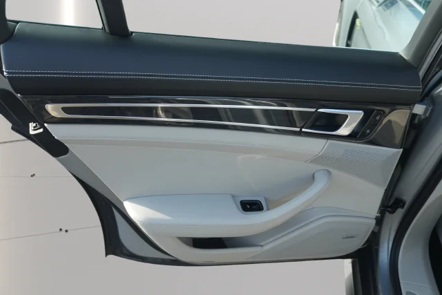 Used 2020 Silver Porsche 4 image 16