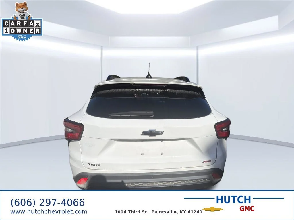 Used 2025 Summit White Chevrolet 2RS image 5