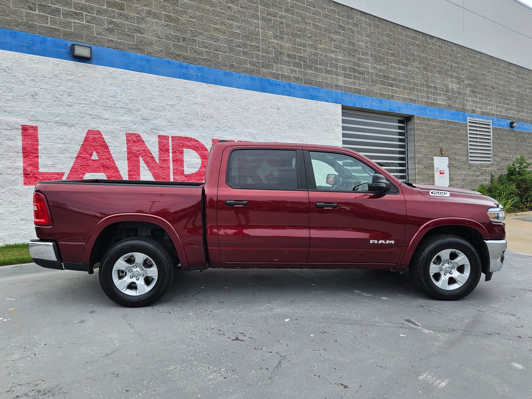 Used 2025 Delmonico Red Pearlcoat RAM Big Horn image 8