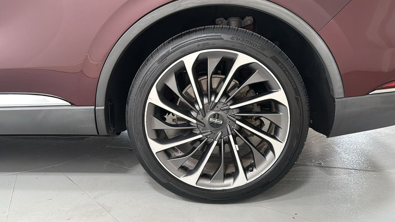 Used 2020 Red Lincoln Reserve image 24