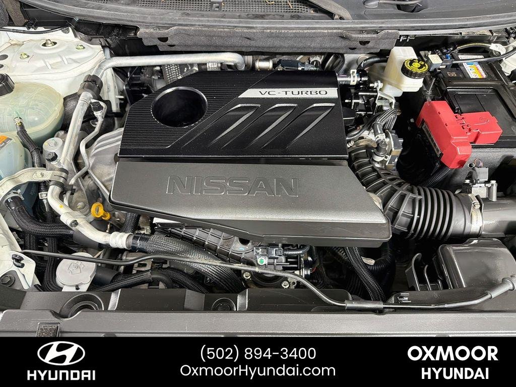 Used 2023 Pearl White Tricoat/Super Black Nissan SV image 30