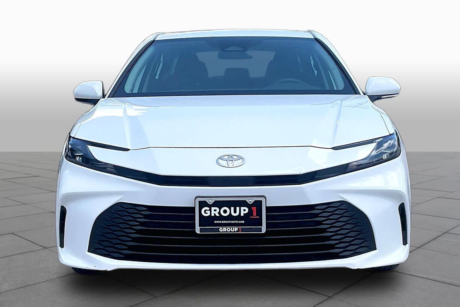 Used 2025 Ice Cap Toyota LE image 4