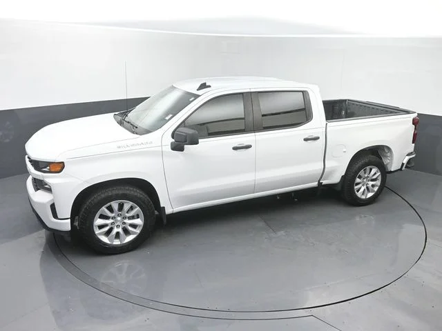 Used 2022 White Chevrolet Custom image 35