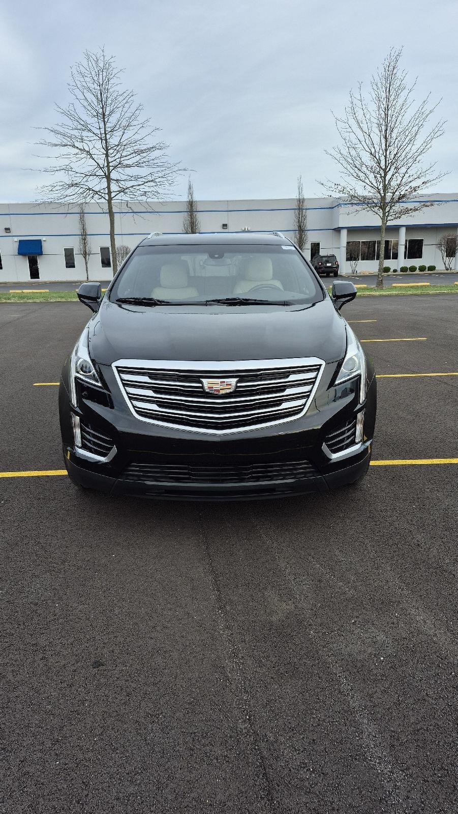 Used 2017 Cadillac XT5 Base with VIN 1GYKNARS5HZ210258 for sale in Salem, IN
