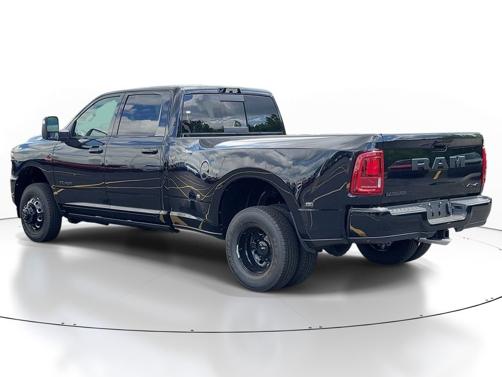New 2026 Diamond Black Crystal Pearl-Coat Exterior Paint RAM Laramie image 3