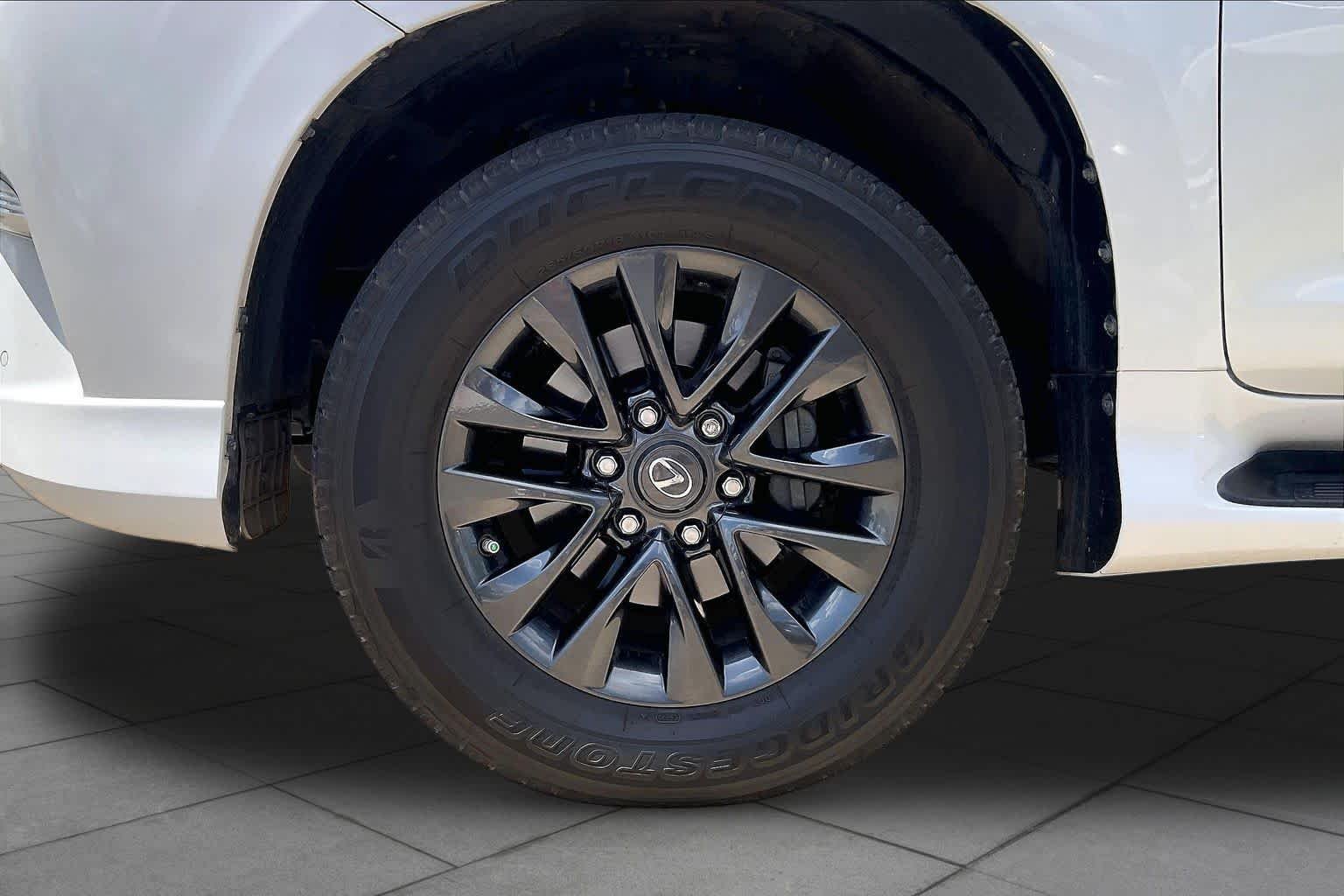 Used 2021 Starfire Pearl Lexus Premium image 9