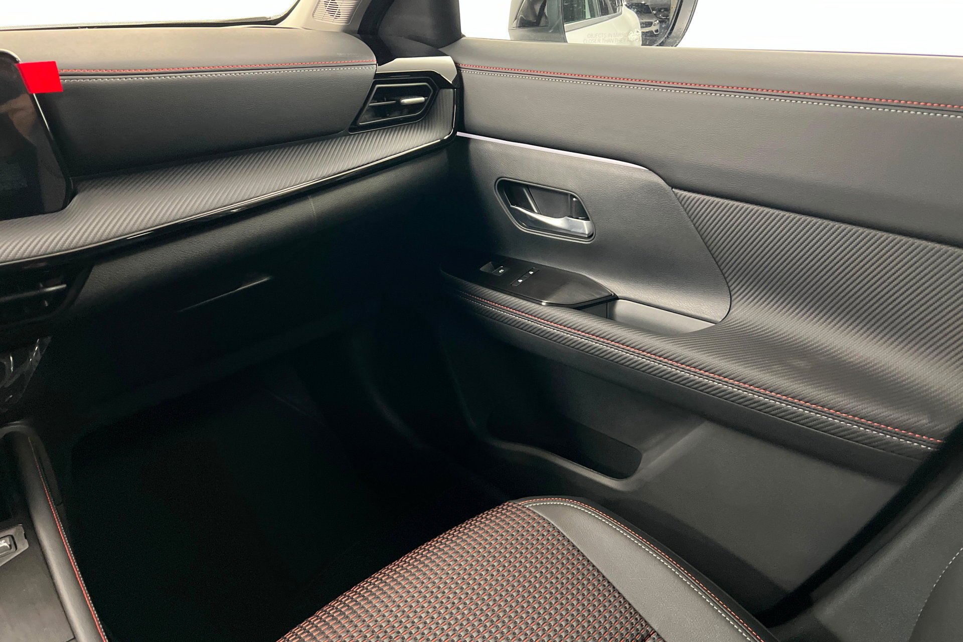 New 2026 Aspen White TriCoat / Super Black Two-tone Nissan SR image 11