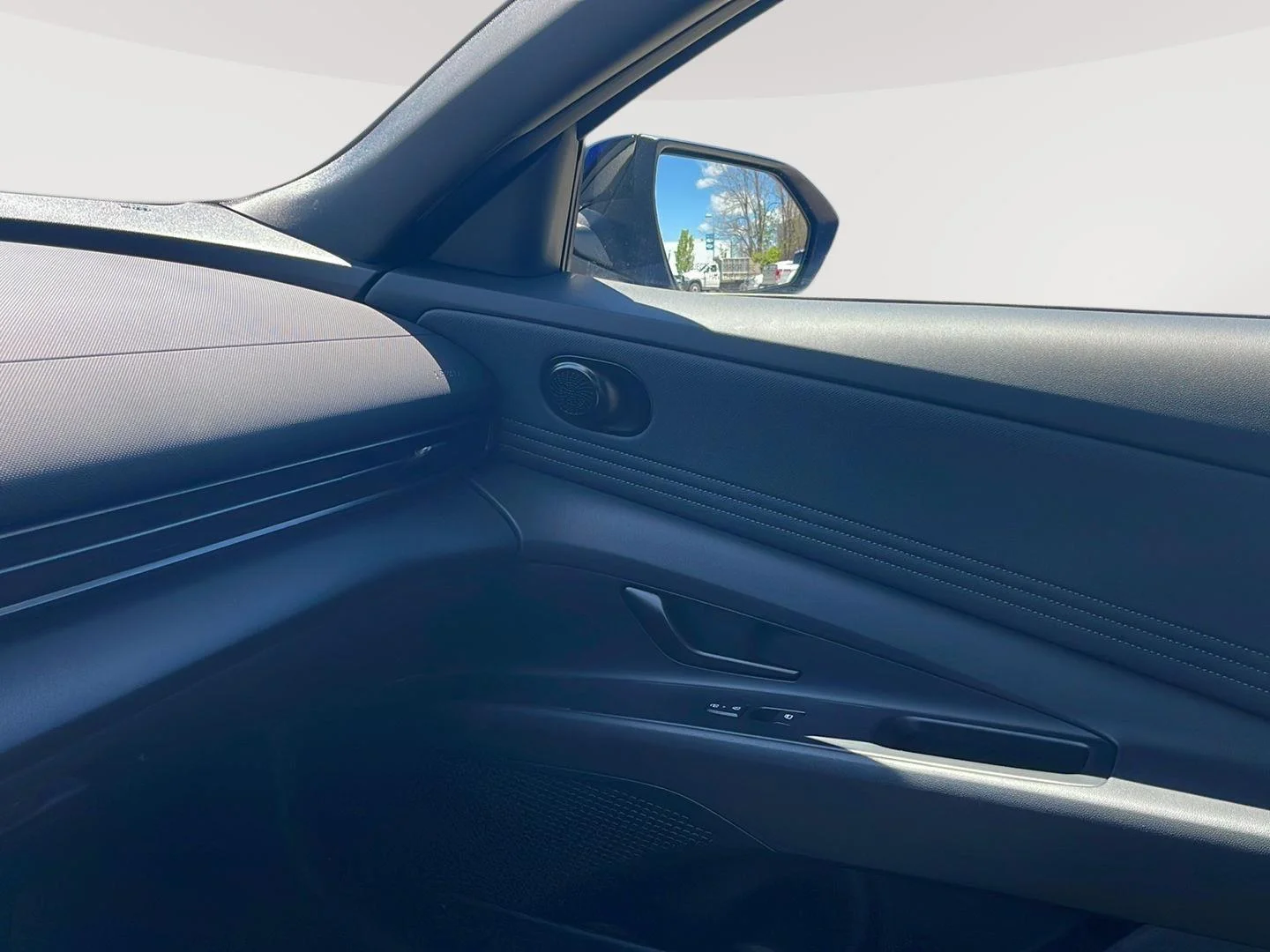 Used 2025 Intense Blue Hyundai SEL Sport image 36