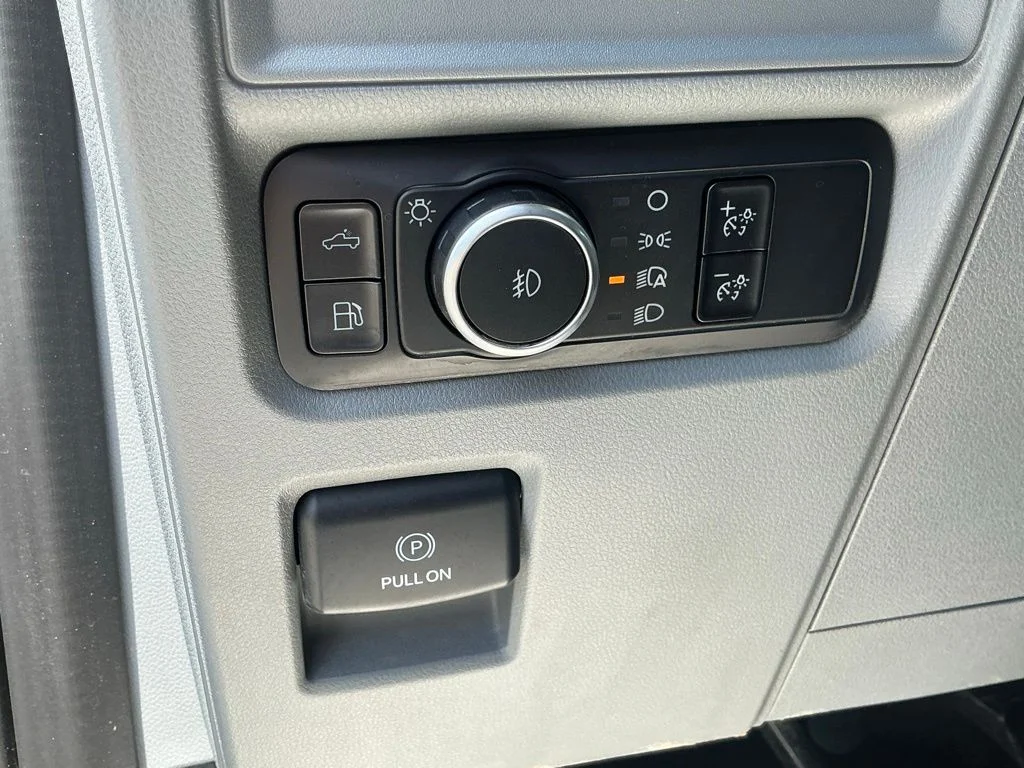 Used 2025 Black Ford XLT image 29