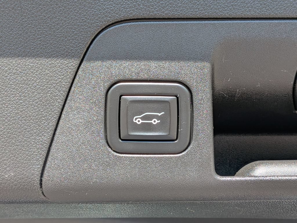 Used 2023 Gray Buick Preferred image 37