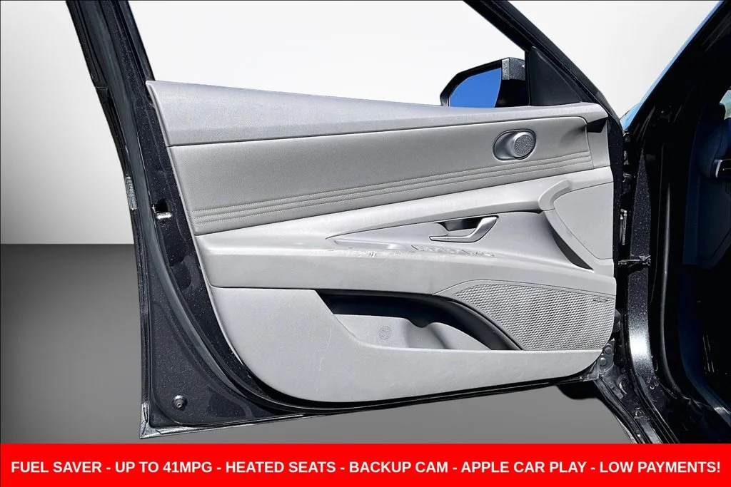 Used 2022 Gray Hyundai SEL image 23