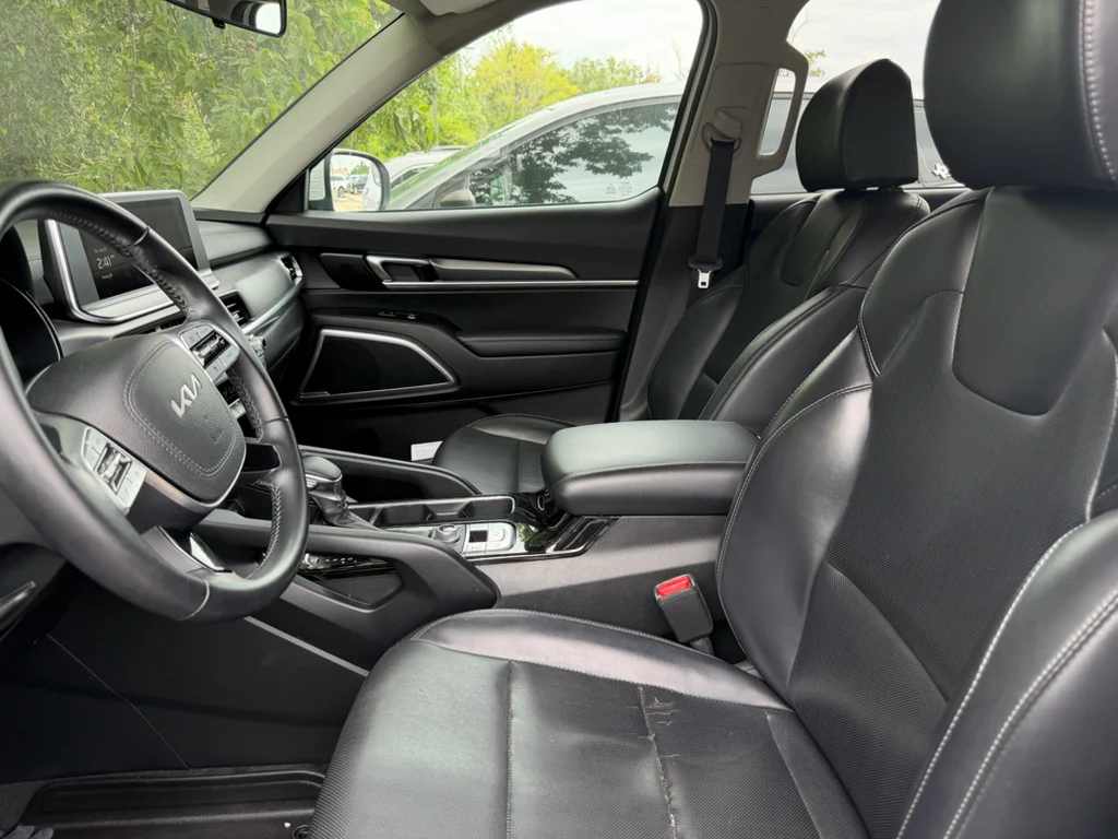 Used 2022 Glacial White Pearl Kia LX image 10
