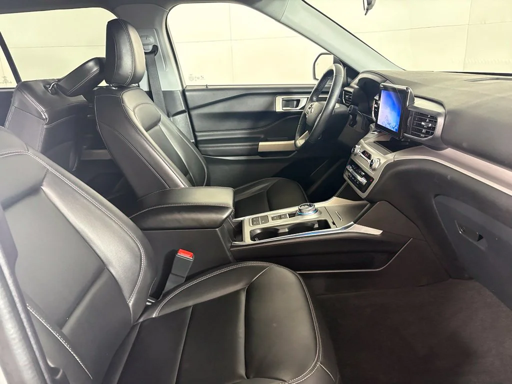 Used 2023 Silver Ford XLT image 14