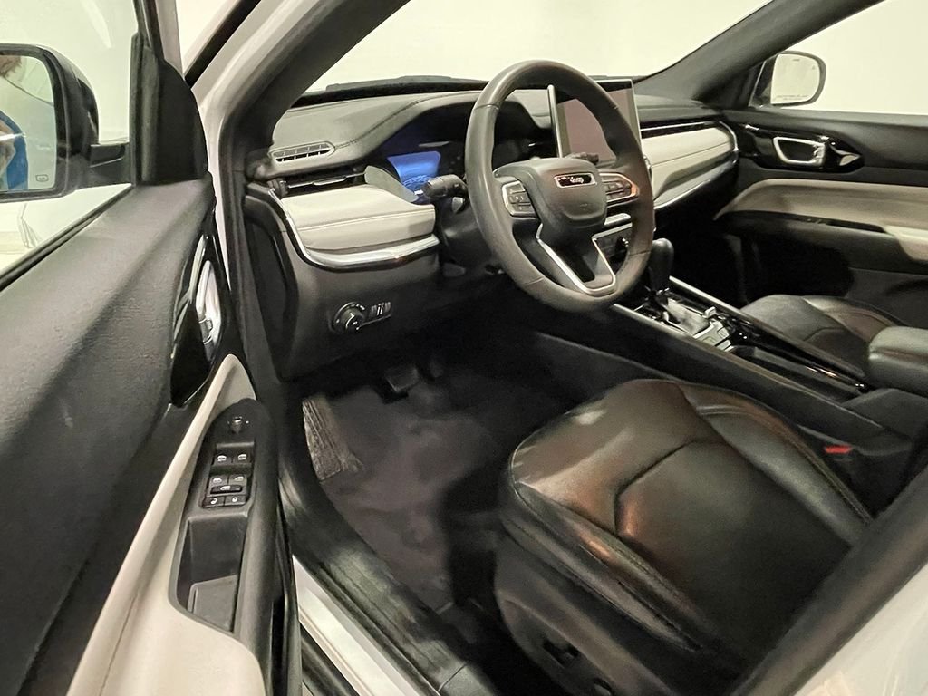 Used 2023 White Jeep Limited image 19