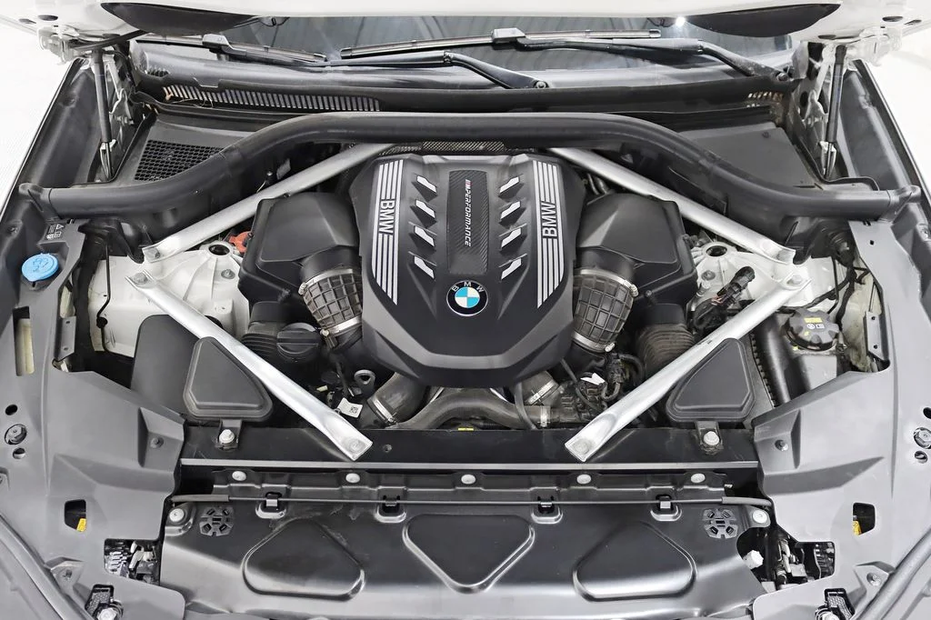 2022 BMW X5 M50i