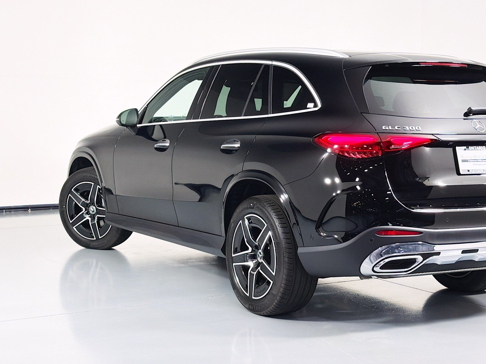 New 2026 Black Mercedes-Benz GLC 300 SUV image 10