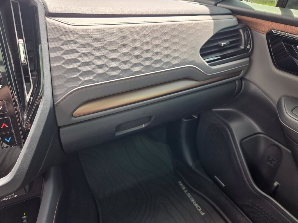 Used 2025 White Subaru Sport image 27