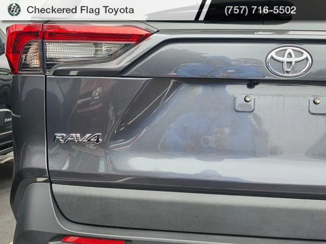 Used 2022 Magnetic Gray Metallic Toyota XLE image 7