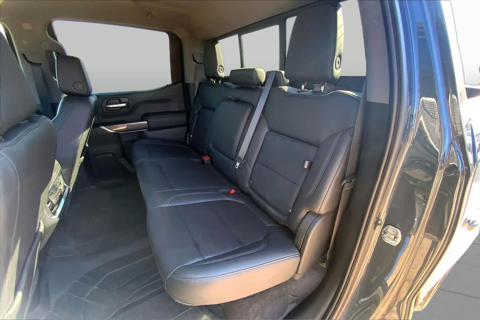 Used 2019 Shadow Gray Metallic Chevrolet LTZ image 18