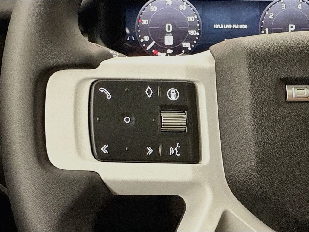 New 2026 Santorini Black Land Rover S image 12