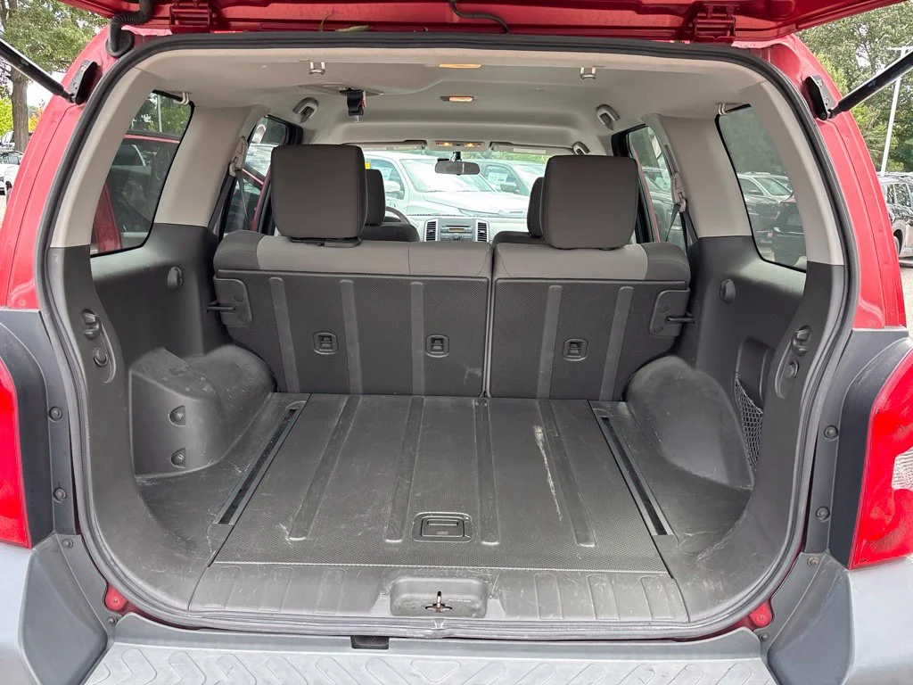 Used 2012 Red Nissan S image 19