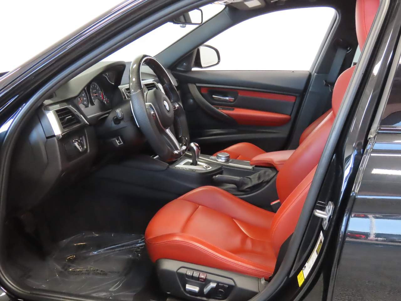 Used 2017 Black Sapphire Metallic BMW  image 16