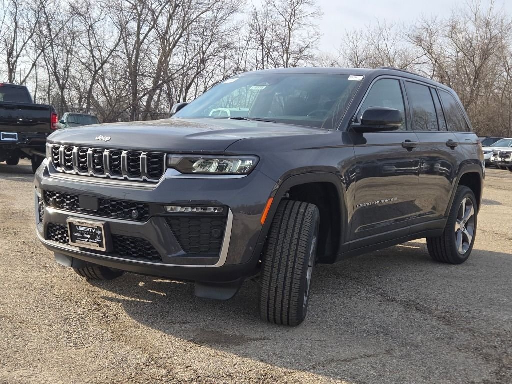 New 2026 Baltic Gray Metallic Clear-Coat Exterior Paint Jeep Limited image 7